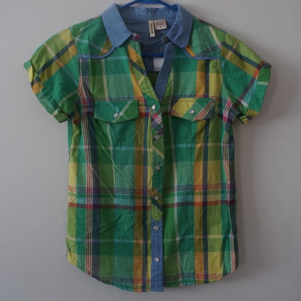 Passport Green Plaid Short Sleeve Top S